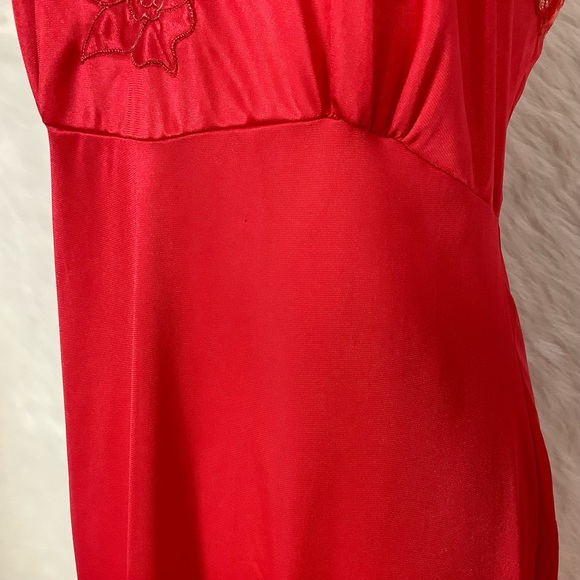 Vintage 70s Red Nylon Floral Lace Slip Richform 36 - Picture 4 of 9